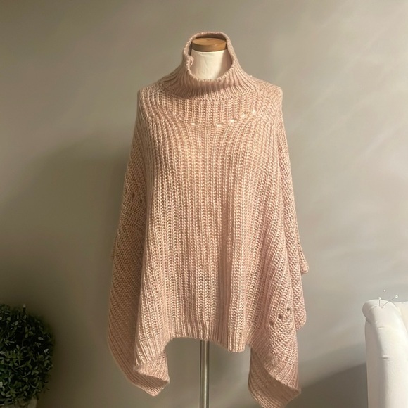 STEVE MADDEN women’s blush pink turtleneck sweater poncho open arms OSFit most - Picture 3 of 13